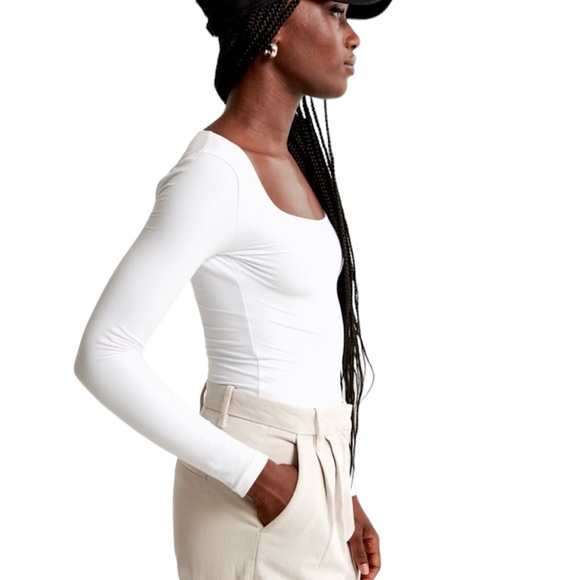 Abercrombie & Fitch Soft Matte Seamless Long Sleeve Tuckable Squareneck Top NWT - Picture 3 of 8